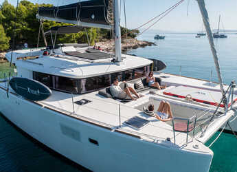 Rent a catamaran in Sumpetar - Lagoon 450 Fly