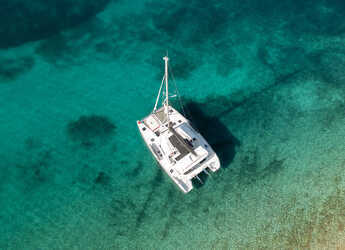 Rent a catamaran in Sumpetar - Lagoon 450 Fly