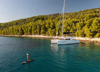 Rent a catamaran in Sumpetar - Lagoon 450 Fly