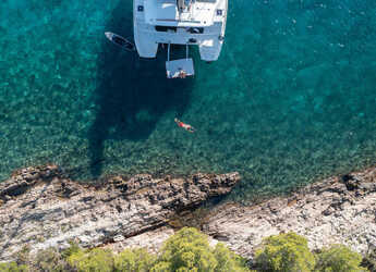 Rent a catamaran in Sumpetar - Lagoon 450 Fly