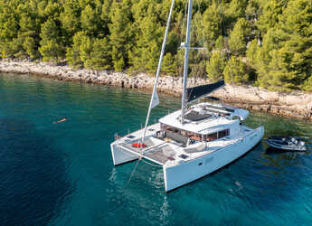 Rent a catamaran in Sumpetar - Lagoon 450 Fly