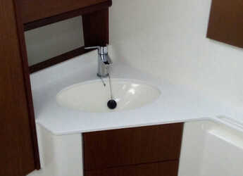 Rent a sailboat in Marina di Scarlino - Bavaria Cruiser 46 Style