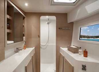 Rent a catamaran in Lefkas Marina - Lagoon 42