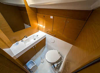 Noleggiare sailboat in Punat Marina - Sun Odyssey 519 - 5 cab.