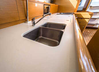 Noleggiare sailboat in Punat Marina - Sun Odyssey 519 - 5 cab.