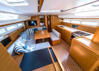 Noleggiare sailboat in Punat Marina - Sun Odyssey 519 - 5 cab.