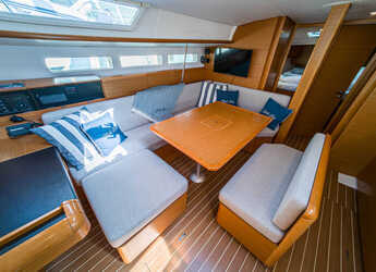 Noleggiare sailboat in Punat Marina - Sun Odyssey 519 - 5 cab.