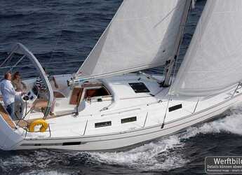 Rent a sailboat in Marina Heiligenhafen - Bavaria Cruiser 32