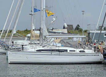Rent a sailboat in Marina Heiligenhafen - Bavaria Cruiser 33