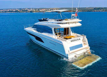 Rent a yacht in Split (ACI Marina) - Prestige 520 Fly 