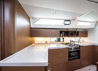 Chartern Sie segelboot in Nea Peramos - Oceanis 46.1