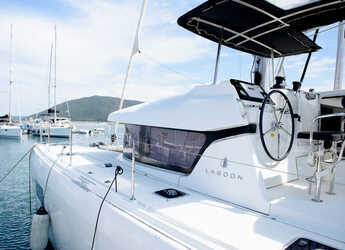 Alquilar catamarán en Nea Peramos - Lagoon 42