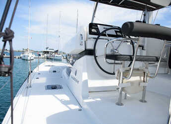 Alquilar catamarán en Nea Peramos - Lagoon 42