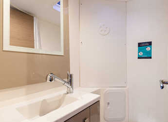 Rent a catamaran in D-Marin Marina Lefkas - Isla 40