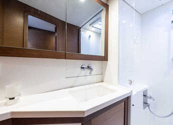 Rent a catamaran in D-Marin Marina Lefkas - Lagoon 450 F