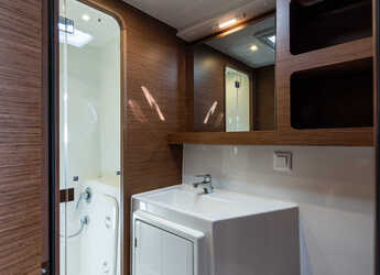 Rent a catamaran in D-Marin Marina Lefkas - Lagoon 42