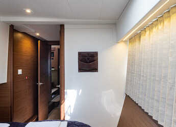 Rent a catamaran in D-Marin Marina Lefkas - Lagoon 42