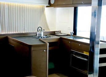 Rent a catamaran in D-Marin Marina Lefkas - Lagoon 42