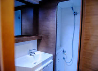 Rent a catamaran in D-Marin Marina Lefkas - Lagoon 42