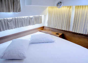 Rent a catamaran in D-Marin Marina Lefkas - Lagoon 42