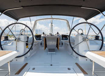 Rent a sailboat in Nea Peramos - Oceanis 41.1