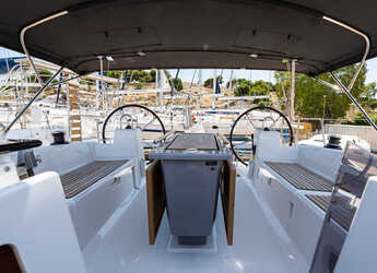 Rent a sailboat in Nea Peramos - Oceanis 41.1