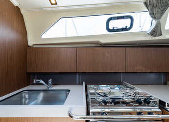 Rent a sailboat in Nea Peramos - Oceanis 41.1