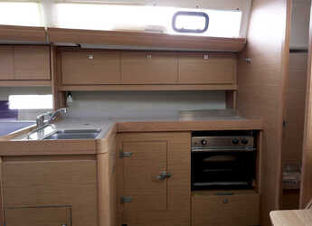 Rent a sailboat in D-Marin Lefkas Marina - Dufour 412 Grand large