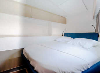 Rent a catamaran in D-Marin Marina Lefkas - Astréa 42