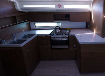 Rent a sailboat in D-Marin Lefkas Marina - Oceanis 40.1