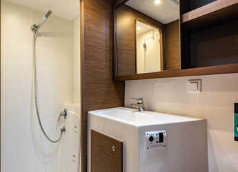 Rent a catamaran in D-Marin Marina Lefkas - Lagoon 42