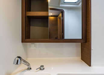 Rent a catamaran in D-Marin Marina Lefkas - Lagoon 42