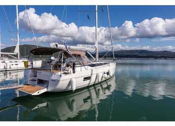 Rent a sailboat in D-Marin Lefkas Marina - Bavaria C45
