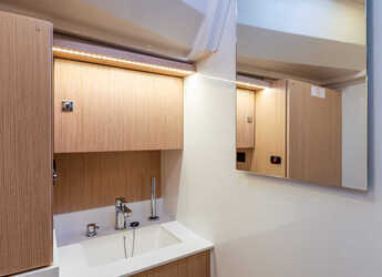 Rent a sailboat in D-Marin Lefkas Marina - Bavaria C45