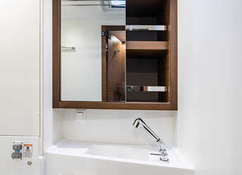 Rent a catamaran in D-Marin Marina Lefkas - Lagoon 40