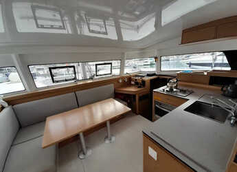 Louer catamaran à Lavrion Marina - Excess 11