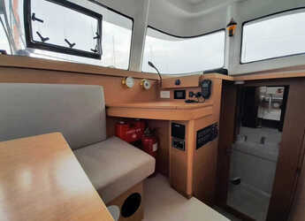 Louer catamaran à Lavrion Marina - Excess 11