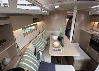 Rent a sailboat in Marina Cala de Medici - Oceanis 37.1