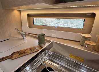 Rent a sailboat in Marina Cala de Medici - Oceanis 37.1