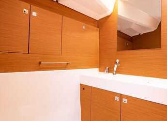 Rent a sailboat in Lefkas Marina - Sun Odyssey 440