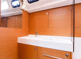 Rent a sailboat in Lefkas Marina - Sun Odyssey 440