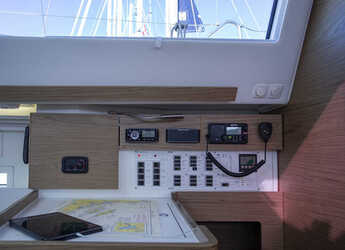 Chartern Sie segelboot in Marina Polesana - Elan  Impression 45.1