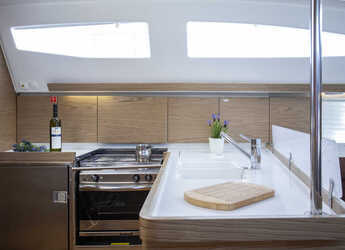 Chartern Sie segelboot in Marina Polesana - Elan  Impression 45.1