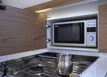 Chartern Sie segelboot in Marina Polesana - Elan  Impression 45.1