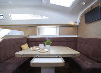 Chartern Sie segelboot in Marina Polesana - Elan  Impression 45.1