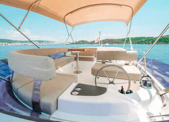 Chartern Sie motorboot in Marina Drage - Bavaria E40 Fly