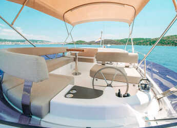 Chartern Sie motorboot in Marina Drage - Bavaria E40 Fly