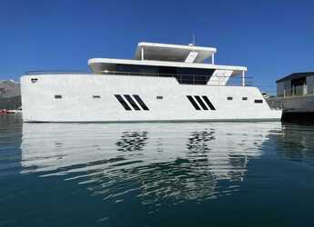 Rent a power catamaran  in Marina Drage - Ocean Beast 65 Fly