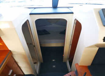 Chartern Sie motorboot in Marina Drage - Sealine F34