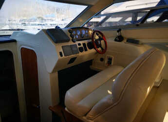 Chartern Sie motorboot in Marina Drage - Sealine F34
